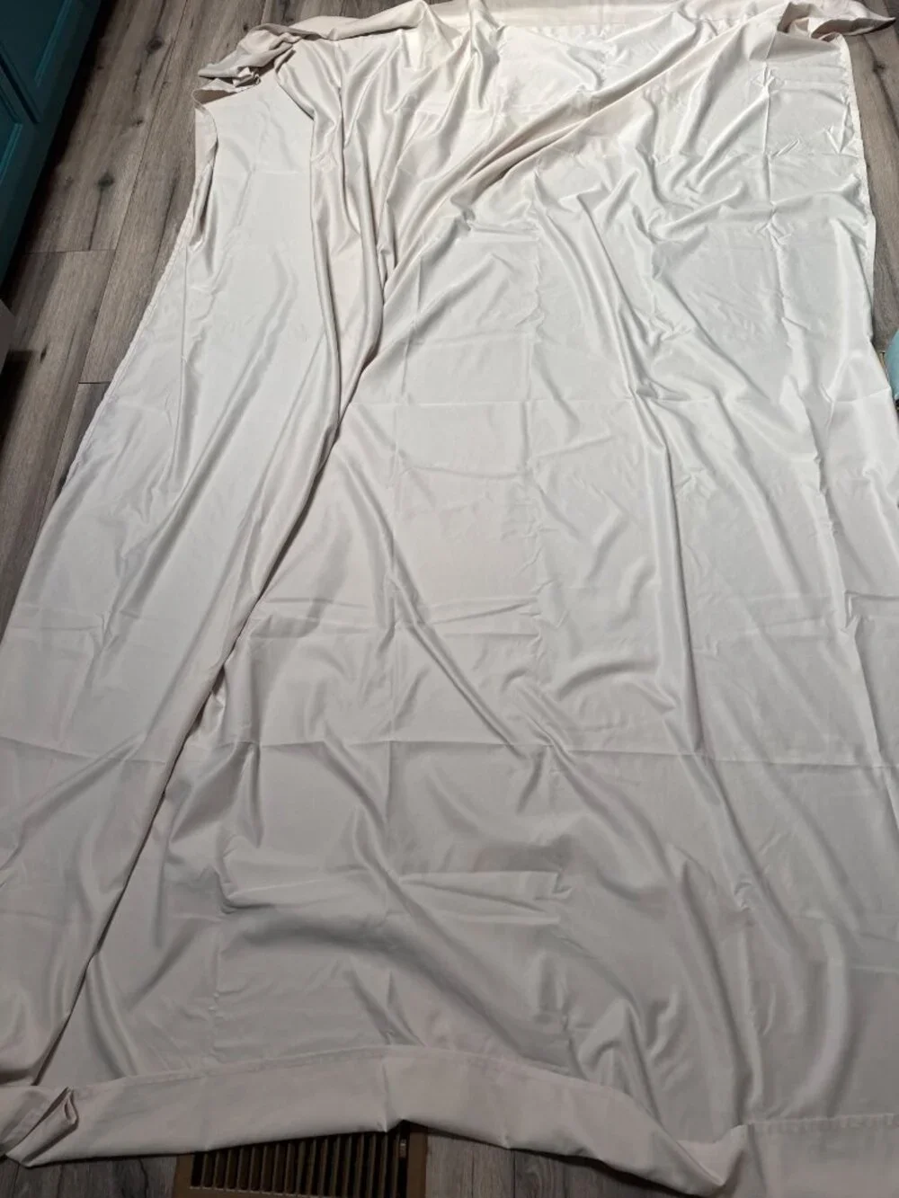 Massage Table Spa Top Oversized Sheet Soft Cream Color Lightweight 66" x 92" (1 - Picture 3 of 10
